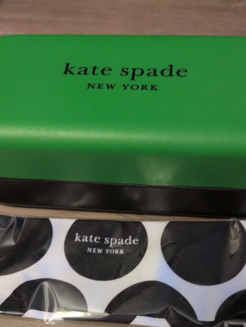 kate spade Green and Black Eyeglass Case with Kate Spade Eye Cleaning Towel